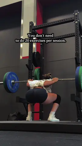 Focusing on 4 exercises is way more effective! #fitnessjourney #gymtips #beginnerworkout #workoutmotivation #GymTok 