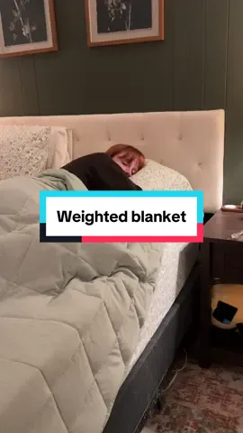 I'm a chronic toss-and-turner, but something about a weighted blanket gives my body so much peace that I can stay still 🤍 #weightedblanket #sleeptrouble #anxiety #rikkikay #restlesslegsyndrome 