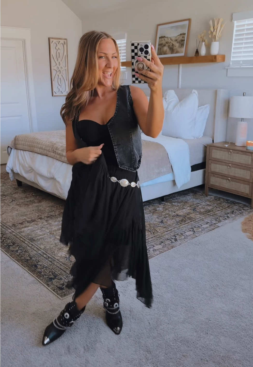 mood 🕷️♣️🎶 #countryconcertoutfit #westernfashion #datenightoutfit #goingoutoutfit #countryoutfit 