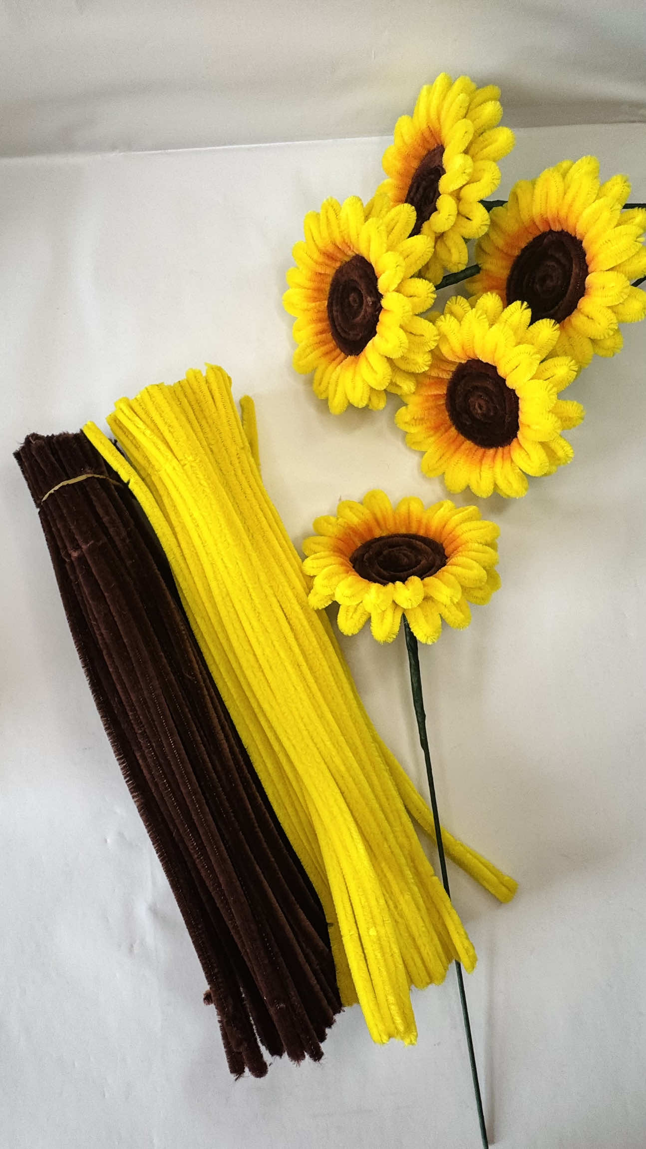 Sunflower Tutorial 🌻 Pipecleaner Art #sunflowertutorial #pipecleanersunflower #easycraft #craftidea #SmallBusiness 