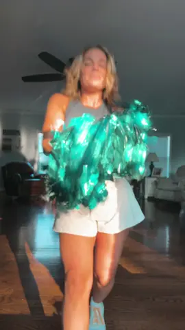 Brought out the poms for this one and now I’m even more ready for basketball season 💜🏀 #pro #dancer #fyp #fypシ #fypシ゚viral 