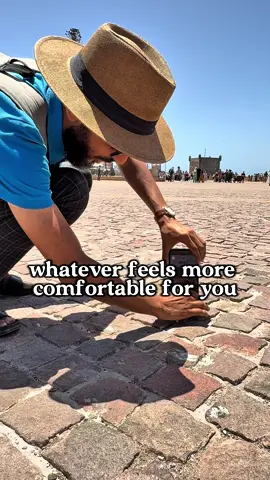 Avoid lazy angle like this and use the ground instead.  #moroccotravel #travelvideo #photographer #photoshoot #tourguide 