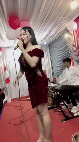 Gara gara terviral viral sebenarnya aku ini siapa guys😇biduan apa sinden komen dibawah ya #bendrongkulon #gendingjawa #biduandangdut #lewatberanda #fyp 