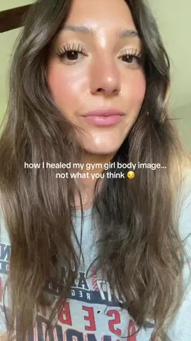 lifting heavy didn’t “fix” me… but it changed everything 💕 #bodyimage #gymgirl #fitnessmindset #fitgirljourney #fyp
