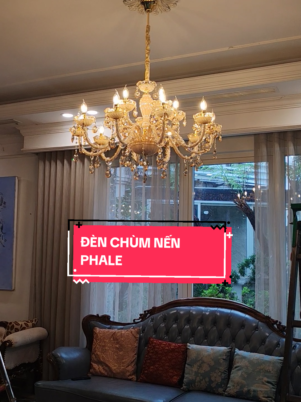 ✨ Đèn chùm nến thủy tinh pha lê – lung linh, sang trọng 💡 Không gian phòng khách – sảnh chờ trở nên đẳng cấp và ấm cúng hơn bao giờ hết 😍 👉 Bạn thích phong cách cổ điển châu Âu hay hiện đại tối giản? #denchumnen #denphale #thuytinh #dentrantrangtri #noithatdep 
