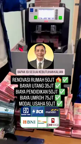 #semoga terwujud . . . Sejarah #fotografi 🕋 dimulai dengan penemuan dua prinsip penting: yang pertama adalah kamera obscura memproyeksikan gambar, yang kedua adalah penemuan bahwa beberapa zat terlihat berubah oleh paparan cahaya. Tidak ada artefak atau deskripsi yang menunjukkan upaya untuk menangkap gambar dengan bahan sensitif cahaya sebelum abad ke-18. Pemandangan dari jendela di Le Gras 1926 atau 1827, diyakini sebagai foto kamera paling awal yang masih ada. [1] Penambahan reoriented asli (kiri) dan berwarna (kanan). Sekitar 1717, Johann Henry Schulze menggunakan bubur sensitif cahaya untuk menangkap gambar huruf cut-out pada botol. Namun, ia tidak mengejar membuat hasil ini permanen. Sekitar tahun 1800, Thomas Wedgwood membuat yang pertama didokumenkan secara andal, meskipun upaya gagal dalam menangkap gambar kamera dalam bentuk permanen. Eksperimennya memang menghasilkan fotogram terperinci, tetapi Wedgwood dan pasangannya Humphry Davy tidak menemukan cara untuk memperbaiki gambar-gambar ini. Pada tahun 2025 saya sukses 🤲🤲🤲🤲🙏 #17agustus2025🇲🇨🇮🇩🙏🙏👍👍 #lomba17agustus #mohjusufhamkha 