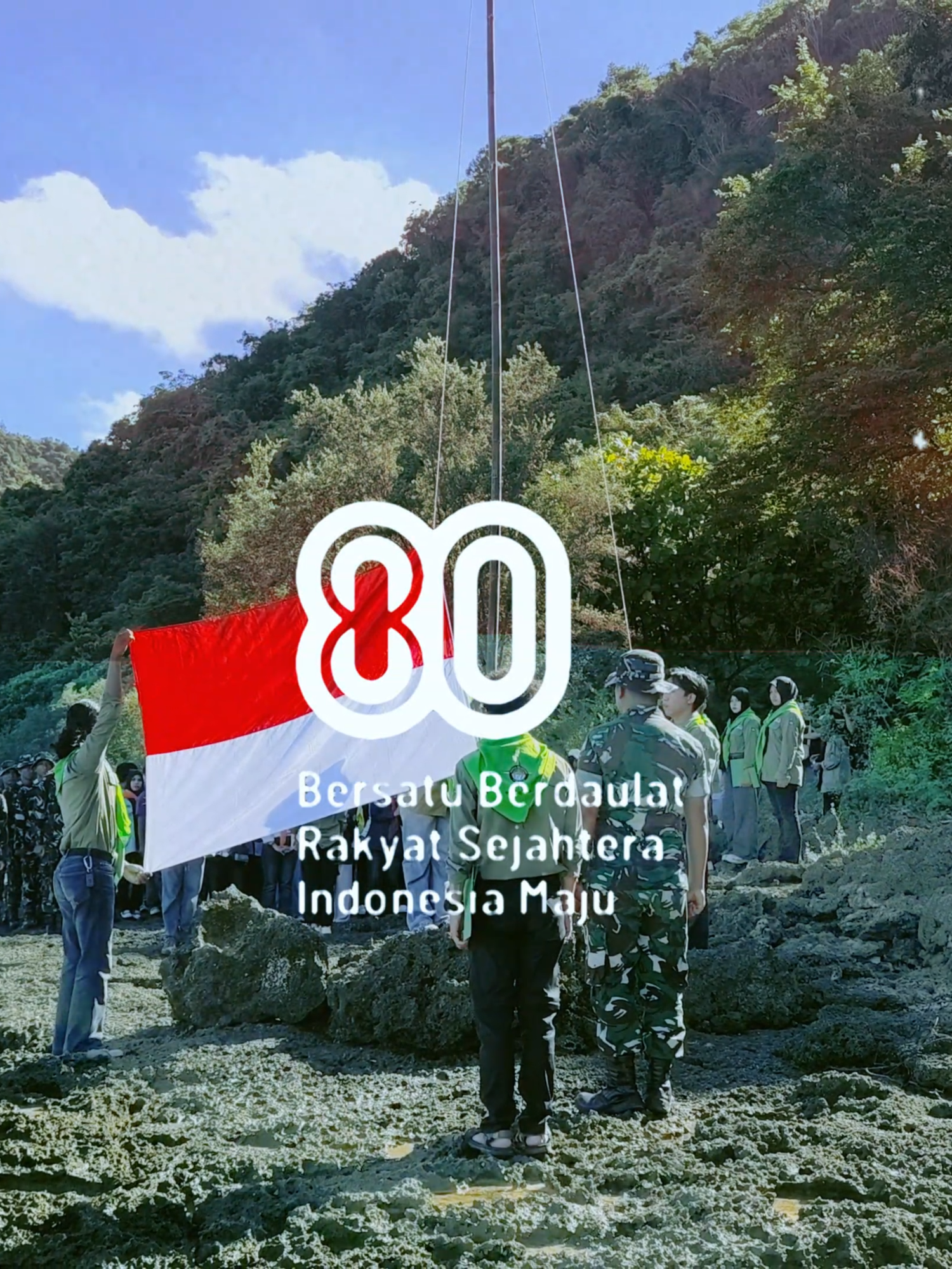 Minggu, 17 Agustus 2025 di Pantai Olahuta, Kab. Bone Bolango, Prov. Gorontalo. Personil Yonif TP 824/MO'E'A yang di Pimpin oleh Danton 1 Kipan A, Letda Inf Hasmin Baril Hamid,A.Md.Kep bersama anggota dari Forum Pecinta Alam Gorontalo (FPAG) sangat antusias dan semangat dalam melaksanakan Prosesi Upacara Kemerdekaan HUT RI Ke-80 di Olahuta Pardise.  Selain itu personel Yonif TP 824/MO'E'A bersama anggota FPAG juga Melaksanakan prosesi kegiatan pembentangan Bendera, Penanaman Pohon, Transplantasi terumbu karang, dan Pelepasan Anak Penyu di Olohuta Paradise. Kegiatan ini merupakan wujut nyata keikutsertaan untuk menyemarakan hari Kemerdekaan RI yg diisi untuk melakukan kegiatan positif dengan cara melestarikan alam. Anggota FPAG dan Masyarakat yg hadir merasa senang dan mengucapkan terimakasih yang sebesar-besarnya atas kehadiran personel Yonif TP 824/Mo'e'a ditengah-tengah mereka. Kehadiran personel Yonif TP 824/Mo'e'a dianggap menghadirkan rasa aman dan nyaman di lingkungan mereka. Mereka juga berharap dilain kesempatan dapat berkolaborasi kembali bersama personel Yonif TP 824/Mo'e'a. #hut80indonesia #tniprima