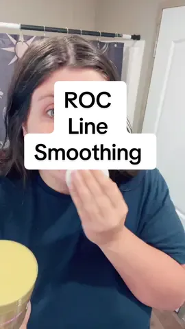 ROC Line Smooth cleansing pads. I’m not sure how the filter got there 😭 #TikTokShopCreatorPicks #rocskincare #roclinesmoothing #cleansingpads #skincaretiktok 