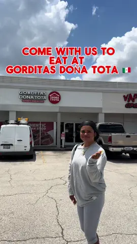 Come with us to eat at Gorditas Doña TOTA in Houston, Tx 🇲🇽 @rudigiselle @Paula Manseenus @Tay  #thishoslaps #houstontx #Foodie #mexicanfood #fyp 