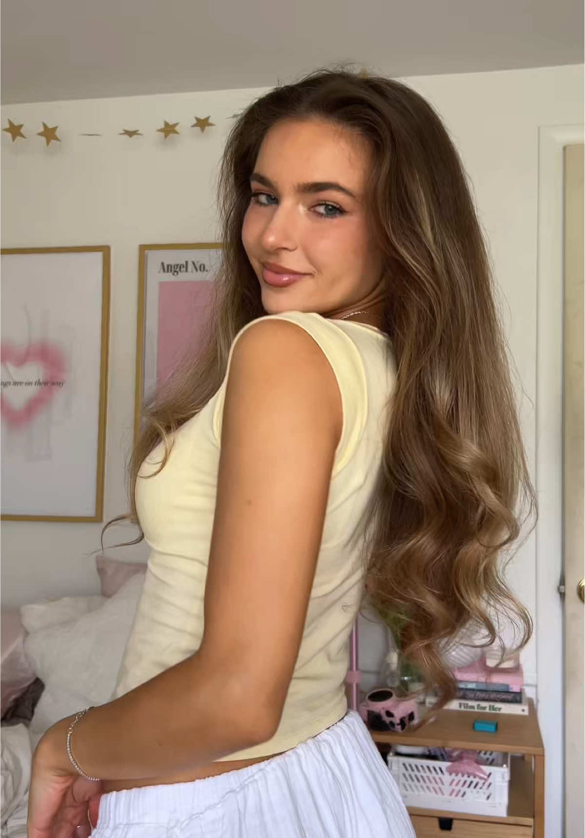pin curls are my bff for a perfect blowout 💛  #pincurls #blowout #bouncyblowdry #pincurltutorial 