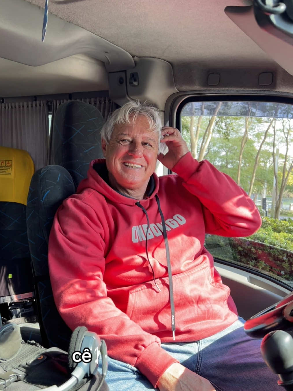 Juca e suas histórias pilotando a van 🚐  #motorista #estrada #vivencias 