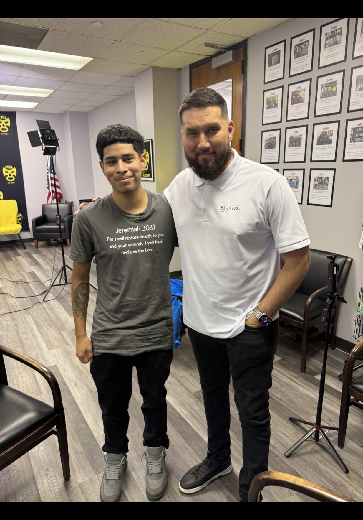 💔 He was burying his pet guinea pig… when his neighbor opened fire. 🏠 Shot steps from his mother’s window — and the suspect still hasn’t been arrested. 🗣️ “I don’t know why he did it. I was doing nothing.” 👀 Emmanuel Menchaca shares his story for the first time. 🎥 Watch the full interview and home surveillance video now at Click2Houston.com 🔗 Link in bio #JusticeForEmmanuel #HoustonNews #GunViolenceSurvivor #KPRC2 #Click2Houston    
