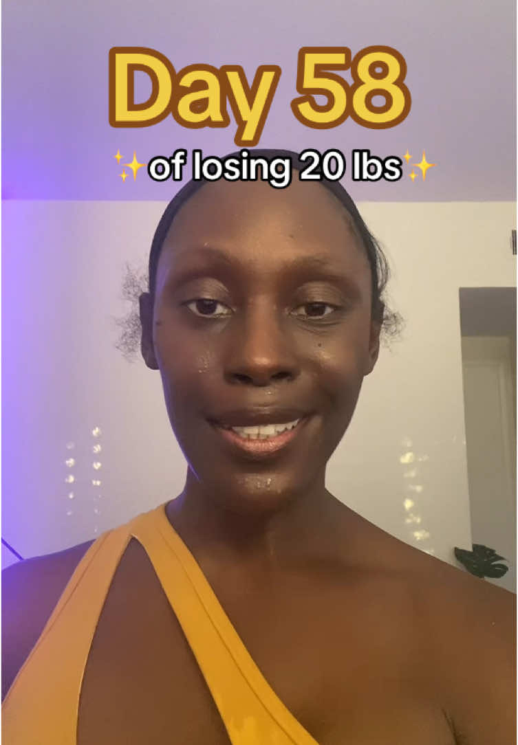 Day 58 of losing 20 lbs as a fitness coach that does not go to the gym. . Should I share what a week of workouts look like for me? 👀👇🏾