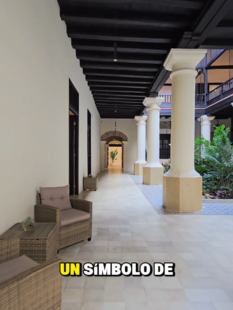 🏛️🥂Hotel & Boutique Casa Guipuzcoana🥂🏛️ Hoy nos adentramos en uno de los espacios más elegantes y acogedores de Puerto Cabello: el Hotel & Boutique Casa Guipuzcoana.  Un lugar que combina historia y modernidad, con ambientes llenos de encanto, detalles cuidadosamente diseñados y una atmósfera que invita a descansar y disfrutar. Cada rincón de este hotel boutique nos transporta a un viaje sensorial: desde sus habitaciones confortables hasta sus áreas sociales, perfectas para vivir momentos únicos.  Un refugio donde la tradición colonial se une con el estilo contemporáneo, ofreciendo a cada huésped una experiencia inolvidable. Gracias a @hotel.casaguipuzcoana por abrirnos sus puertas y permitirnos mostrar cada rincón de esta joya de la ciudad. Ubicacion: paseo malecón de puerto cabello, plaza el águila, Puerto Cabello, Edo. Carabobo #PuertoCabello #CasaGuipuzcoana #HotelBoutique #Turismo #ExperienciasUnicas 