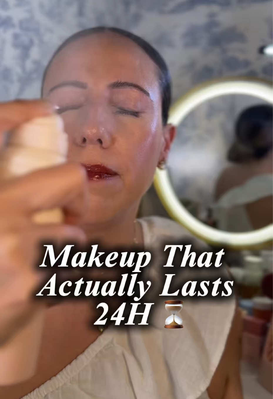 This isn’t your average setting spray—Laura Mercier’s Translucent Hydrating Setting Spray locks in makeup for 24 hours while hydrating your skin with hyaluronic acid and French mineral water. It’s weightless, transfer-proof, crease-proof, and gives that flawless blurred finish without feeling tight or sticky #LauraMercier #SetWithLaura #settingspray #MakeupThatLasts  #HydratingSettingSpray  @Laura Mercier 