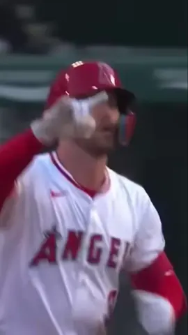 Dodgers LOSE the lead?! 🤯 A wild game with insane catches and a nail-biting tie! Who saw THIS coming?! #MLB #baseball #dodgers #padres #sports #mlbhighlights
