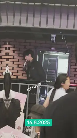 Director back stage Yuyin #HappyYuYin0816Birthday #HeJunxiong #yuyin #余茵 #贺俊雄 