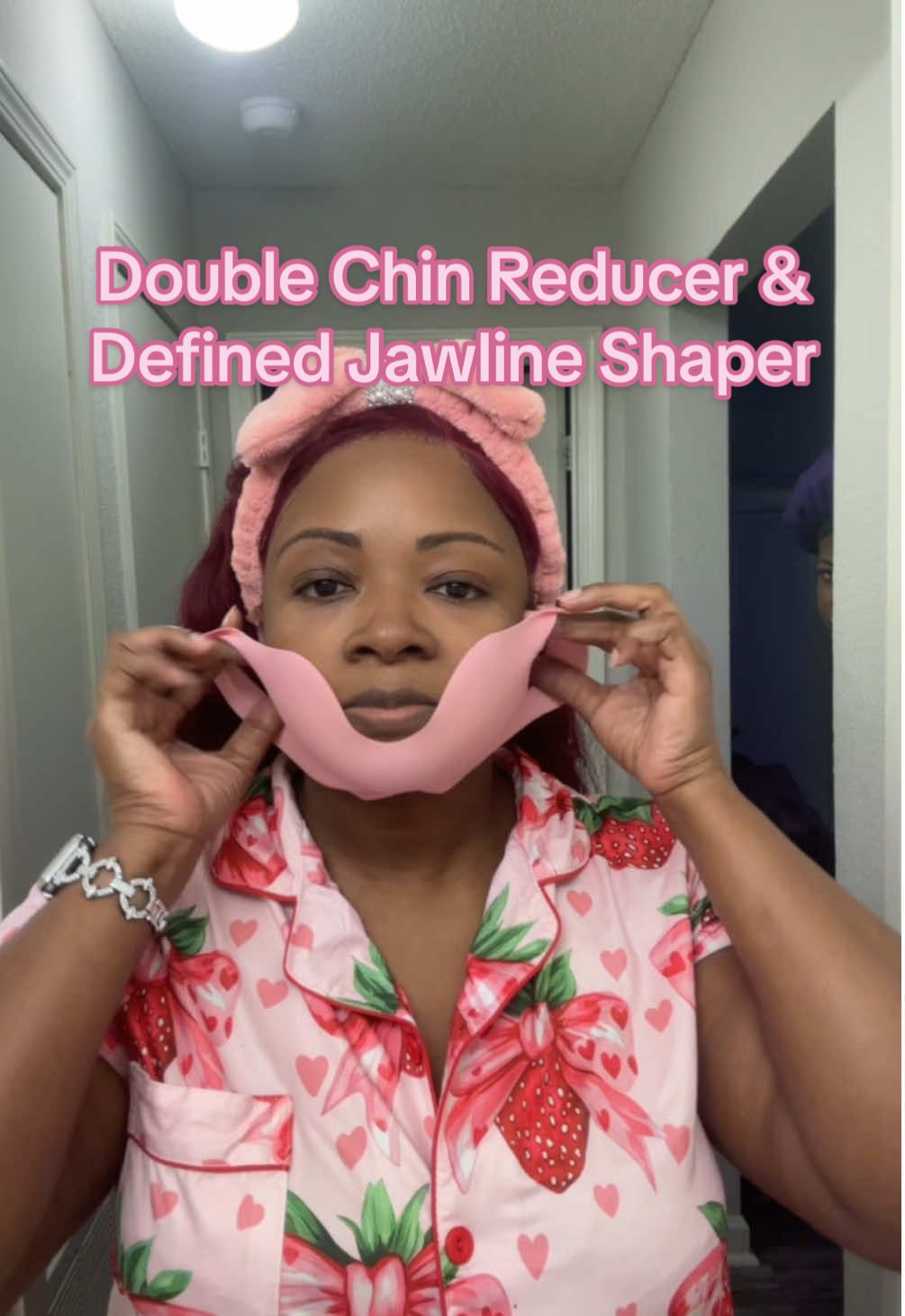 The easiest way to get rid of your double chin!@ROUND LAB #roundlab #collagenmask #jawline #doublechin #facemask 