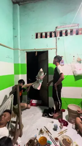 Tấu hài giữa đêm khuya 😂
