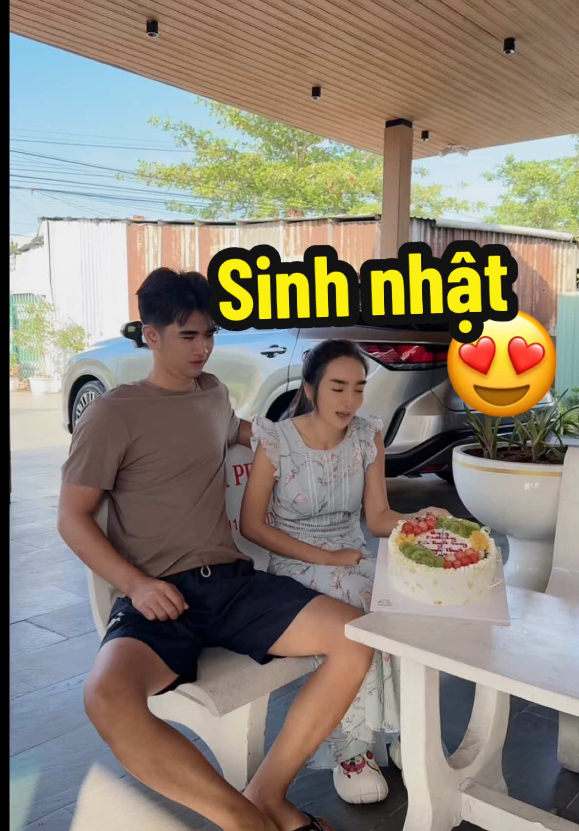Hôm nay sinh nhật #batuyettrongtruyenthuyet vẫn sale thuốc cho ae nha  - 2c tặng 1c - 1c tặng 0.5  Áp dụng đồng thời các quà tặng khác  2 giỏ hàng chính nha ae @Baosting_shop @BaoStingShop2 @Bảo Sting Live 