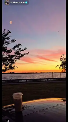 Canadian sunrise 🌅 🇨🇦 @William White #canada_life🇨🇦 #justwill #dayone #grateful 