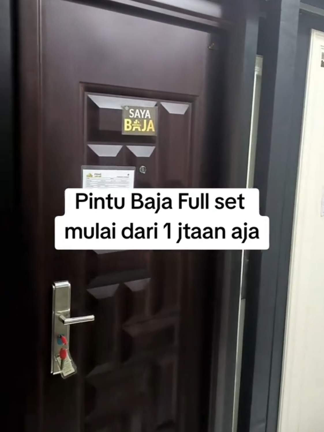 Pintu Baja Estetik & Anti Maling! Mau rumah aman tapi tetap terlihat elegan? Pakai pintu baja Fotrees! ✅ Tahan maling ✅ Tahan rayap & cuaca ✅ Model elegan kayak pintu kayu mahal Bukti kalau keamanan nggak harus mahal! 📍 Cek stok & promo sekarang juga! #PintuBaja #Fotrees #PintuAntiMaling #PintuRumahAman #PintuMinimalis 