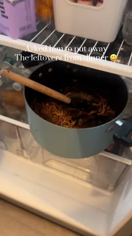 Please show me the different ways y’all’s mans have put away left overs so I don’t lose my mind 😂😂😂 WHY IS THE WHOLE CUCHAR IN DERRR😩@just1ruben 