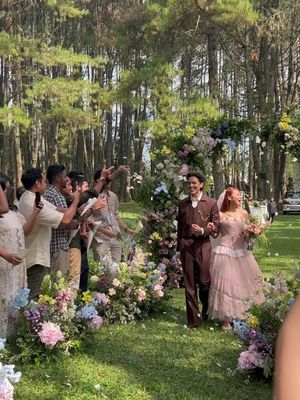 akhirnya Nadin kita sudah menemukan tambatan hatinya. A(hh)khirnya cinta tak menguras air mata