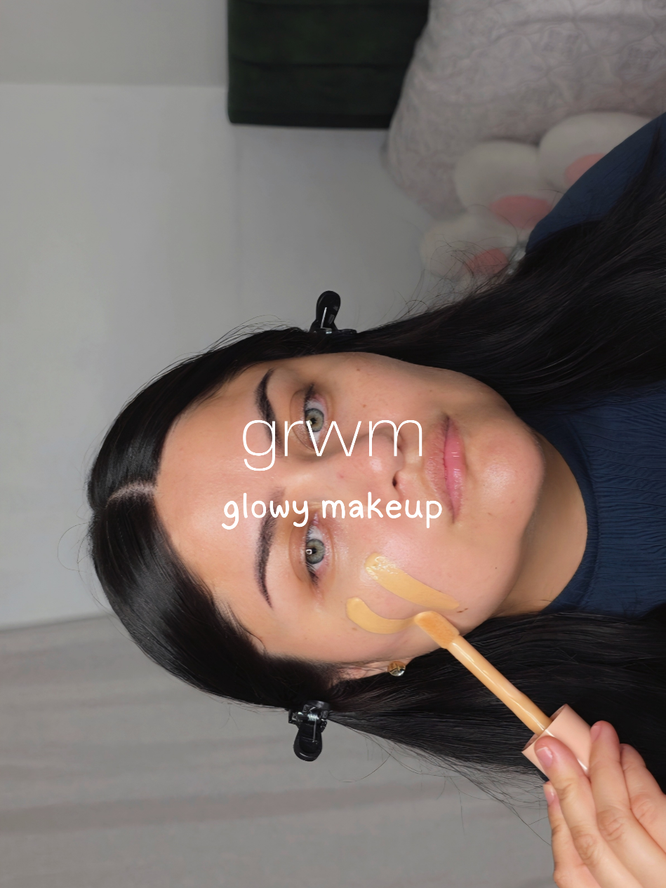 glowy & quick ✨ my everyday makeup  @Maybelline NY   - build a brow pen & fit me pressed powder @elfcosmetics - halo glow liquid filter  @Neutrogena  - radiant cream concealer shade bisque light/ medium 02 @Anastasia Beverly Hills  - cream bronzer  @SHEGLAM  - liquid blush @loréal paris usa  - blur fection loose setting powder & telescopic mascara  @Benefit Cosmetics   - hoola bronzer shade medium deep  @ONE SIZE BEAUTY - cheek clapper 3d blush trio palette @urban decay  - all nighter setting spray  #GRWM #GlowyMakeup #QuickMakeup #SoftGlam #BeautyTok