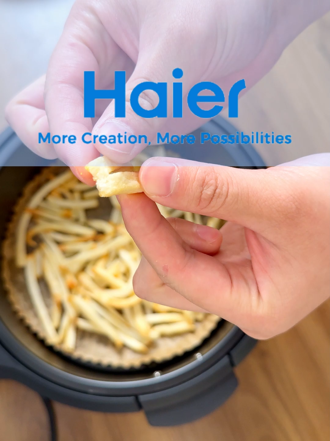 Cook smarter, not harder! 💨🍴  Dual knob control = simple, quick, hassle-free cooking. Upgrade your kitchen now 👉 Add to cart! @haier.smallappliances #Haier #haiersmallappliances #MoreCreationMorePossibilities #haierairfryer #airfryer #visualairfryer