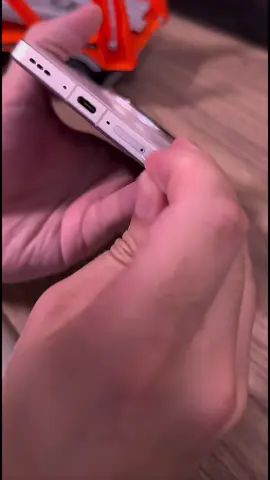 Wth is going on with the Oppo Find X8? Its build quality is really terrible 💀#oppo #findx8 #tech #android #fyp 