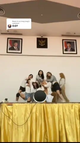 Replying to @es tong tong dropping the original dance hehe #nmixx #nmixxoo #dancecover #gorontalo #danceroblox 