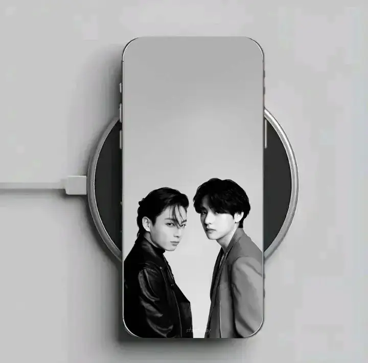 The last one is my favorite 😍💋  #bts #v #jungkook #hdwallpapers #fypシ゚ @TikTok 