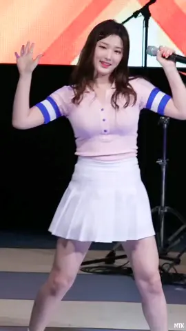 Yulhee 💗💗 #chitokpop #kpop #laboum #yulhee #shootinglove 