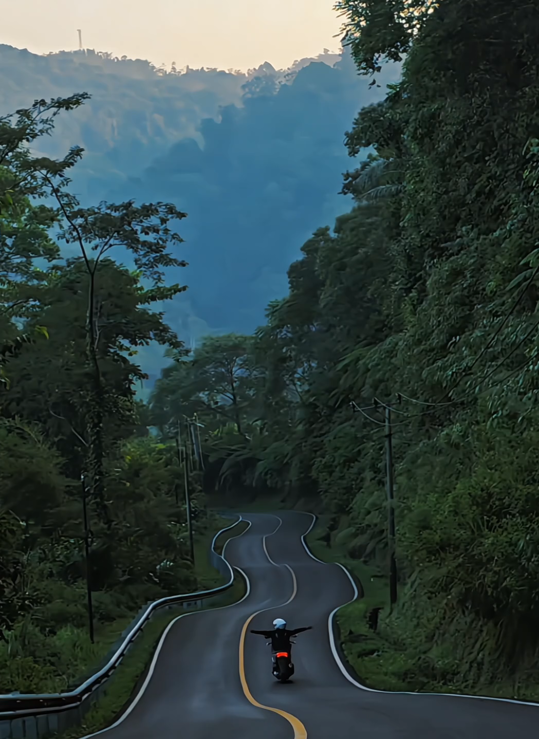 emang bener ya, kalo ke jalur ini gaada bosen bosennya