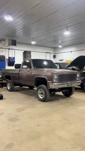 Here for the 100 likes #fyp #trucktok #squattedtrucks🤢 #weldracing #squarebodychevy 
