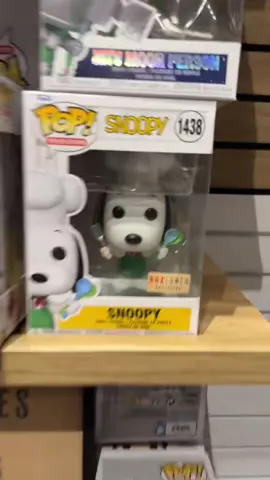 Found a #snoopy #funko out in the wild again! #fyp #themepark #vlogger 