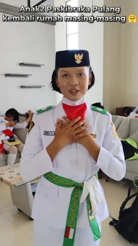 Hari ini paskibraka Kota Kupang meninggalkan Desa Bahagia dan kembali ke rumah masing2  see you next time adek2 semuanya 👍🏻👍🏻🙏🏻🙏🏻 #paskibraka #kotakupang #2025 