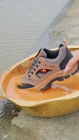 Giày thể thao sneakers phong cách trẻ trung #giaythethaonam #giaysneaker #giaynamcaocap #giaynamdep #xuhuong 