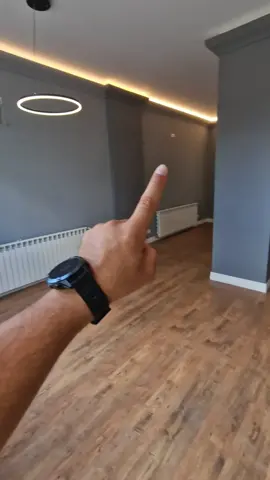Spațiu de închiriat in zona Lama   . 800 € / lună  Suprafață 65 mp . ➡️ Compartimentare: O camera circulară  1 baie 📍 Potrivit pentru: birouri cabinet  cosmetică salon coafor diverse activități comerciale / servicii ✅ Locație avantajoasă ✅ Spațiu luminos ,zona cu vad  📞 Pentru detalii și vizionare: 0743 934 229 #realestate #bistrita #imobweltbistrita #spatiu #comercial #fyp #deinchiriat 