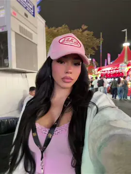 🥸