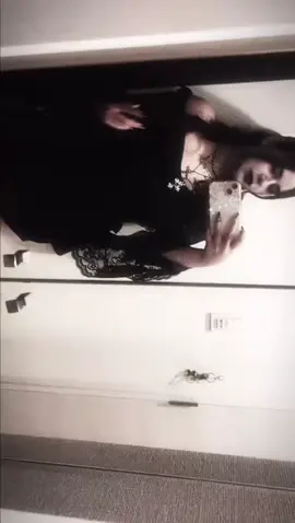 Hi :) #fyp #gothic #gothicgirl #Nelie #singersongwriter 