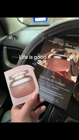 HAHA I DIDNT EVEN APPLY FOR THE SAMPLE LIKE WHAT?!?? I love Selena sm @Selena Gomez @Rare Beauty 