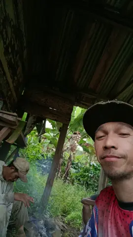 jam e ngopi sek😁#wongtani #petanikopi #petanimuda 