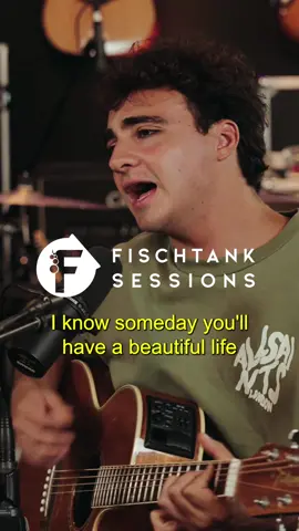 “When a cover feels like the real thing 🎤✨” @MojoPin performing Black by @Pearl Jam live at Fischtank Sessions. #PearlJam #CoverSong #Mojopin #black #LiveMusic
