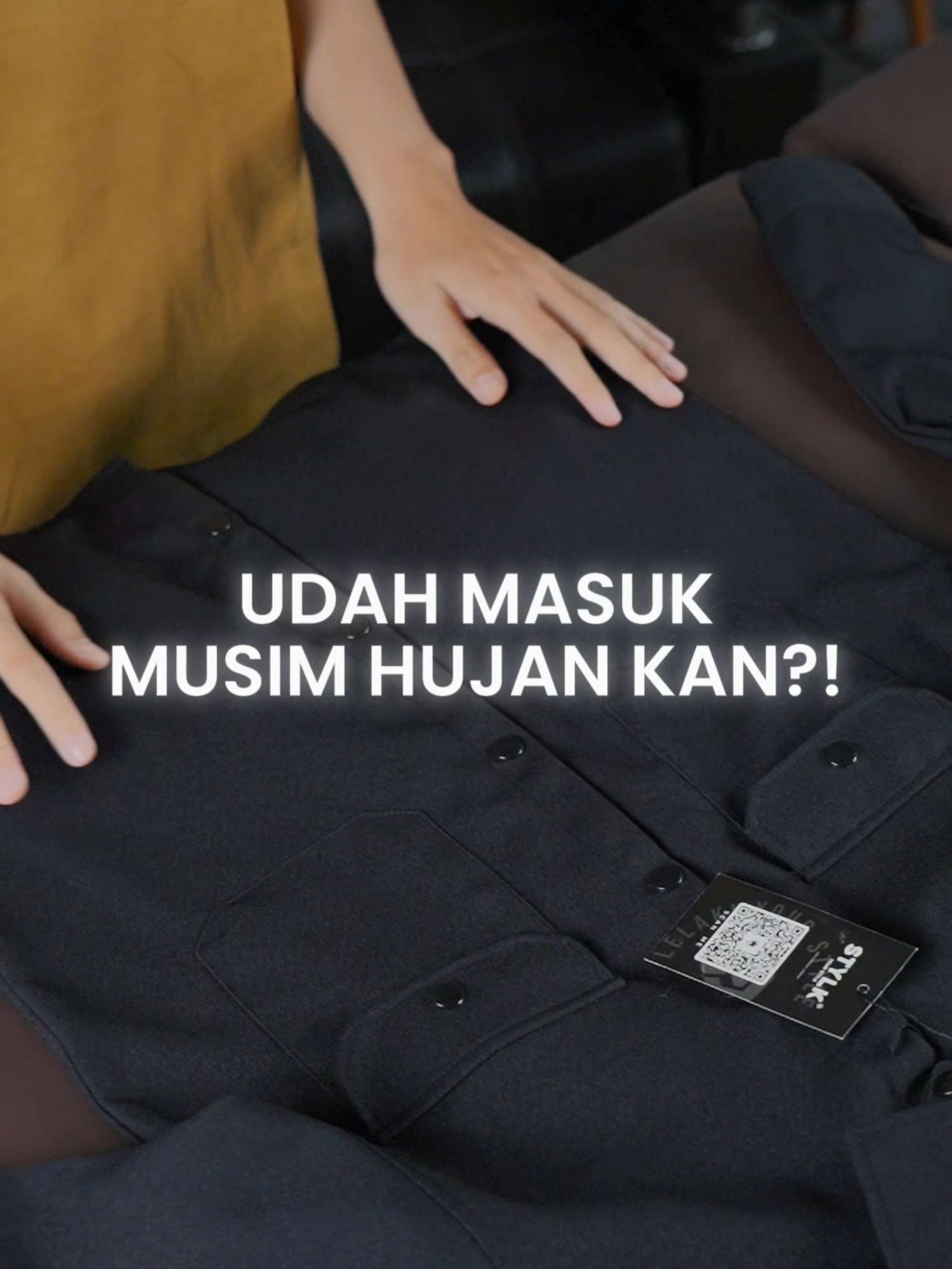 Sekarang udah transisi ke musim hujan gak sihh? udah cocok pake jacket ini aja! langsung checkout yaa!#stylelaki #rekomendasioutfit #rekomendasijaket #jaketmurah #jaketcowo