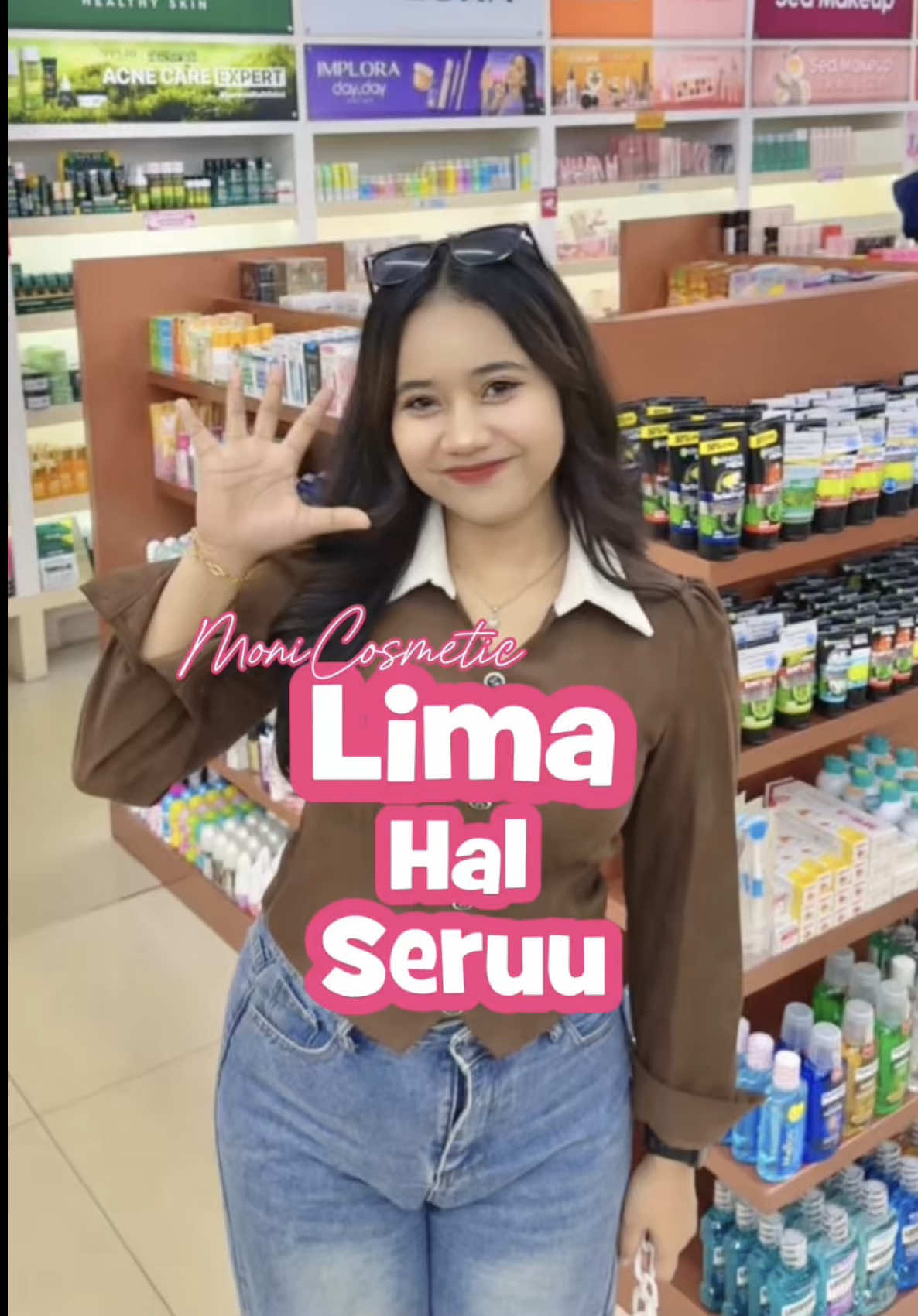 Belanja ke Moni Cosmetics tuh beda! 💄✨ Bukan cuma shopping, tapi pengalaman seru banget 😍 Wajib cobain 5 hal ini biar makin puas: 1️⃣ Bikin list belanja favorit 2️⃣ Dateng dengan outfit nyaman 3️⃣ Coba semua tester 4️⃣ Nikmati promo harian 5️⃣ Ikutin giveaway super gokil 🚀 🎁 Hadiahnya? Dari tiket Umroh, iPhone 16, Motor Faxio sampai Emas10gr #MoniCosmetic #KosmetikBatam #KosmetikTanjungPinang #Giveaway