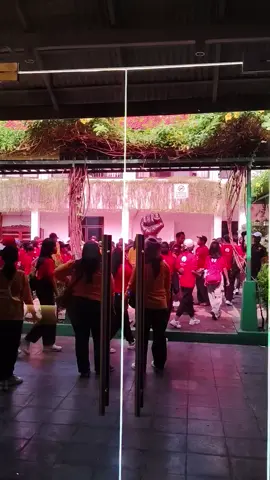 Jika engkau mengaku anak bangsa Indonesia, penuhilah panggilan ini: menapaktilasi sejarah bangsamu. #napaktilaskebangsaanonthespot #museumsumpahpemuda #masjidistiqlal #gerejakatedral #monumennasional 