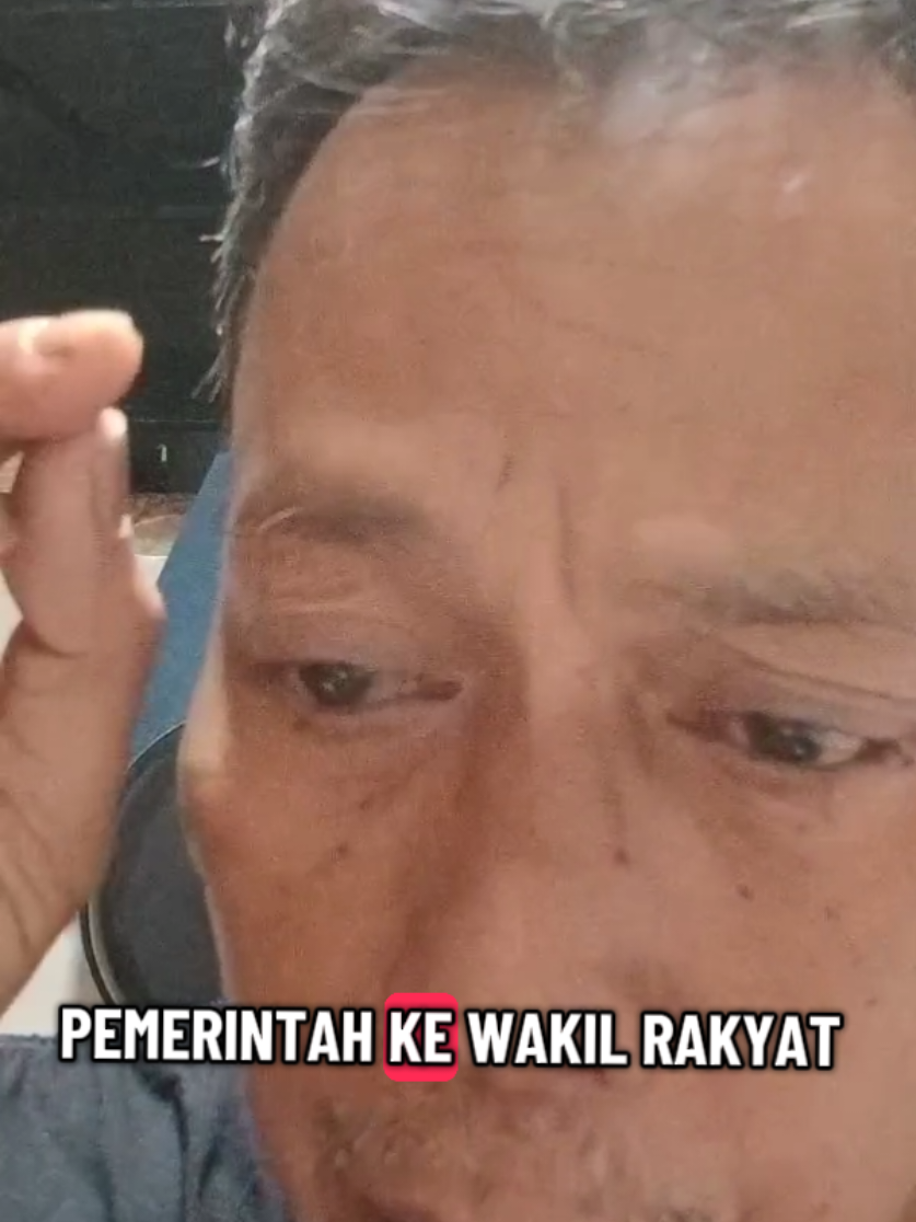 Wakil Rakyat kita digaji Pemerintah ,dapat kendaraan dinas ,rumah dinas ,uang saku dll semua dari Pemerintah itulah sebabnya Anggota Dewan yang Terhormat menjadi Benteng Pertahanan Pemerintah corong Pemerintah karena mana mungkin jadi kontrol terhadap tuannya sendiri yang sudah kasih banyak kemewahan hidup ,sedang rakyat cuma jadi alat legitimasi bagi anggota DPR yang dipilihnya 