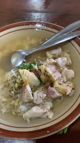 Soro legendaris Mbah Gito Birun Jatinom Klaten #soto #sotoayam#kulinerklaten #klaten #klaten24jam #klatenbersinar 